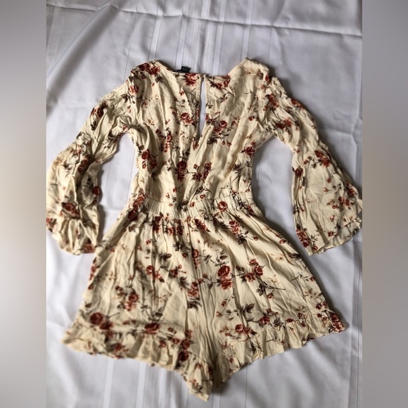 American Eagle Outfitters Floral Romper - Picture 10 of 15